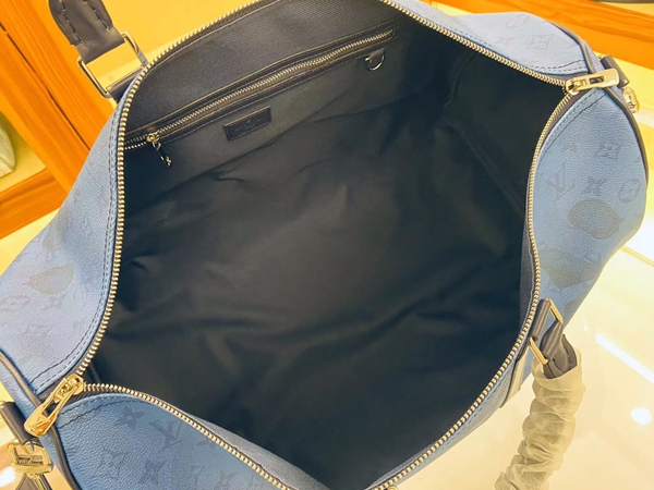 ルイヴィトンバッグ着用イメージ